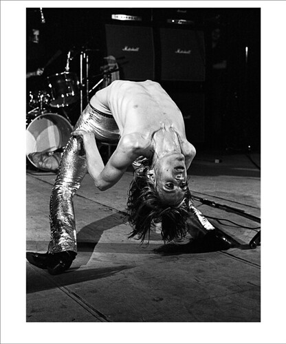 IggybackBend_London1972_20x24©MickRock